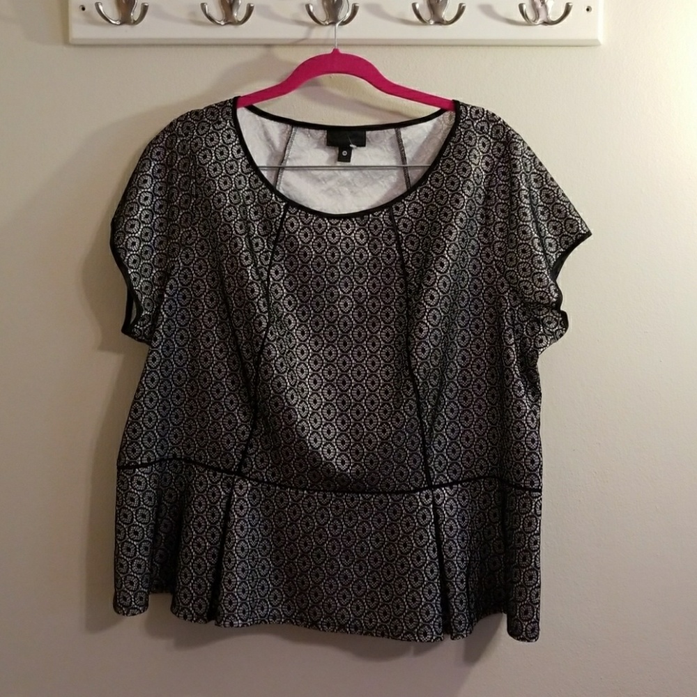 NWT- Worthington Top 🦊